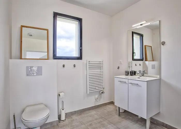 Hébergement de vacances Maison Moderne Et Spacieuse à 50m De La Pour 12 Personnes - Fr-1-788-86