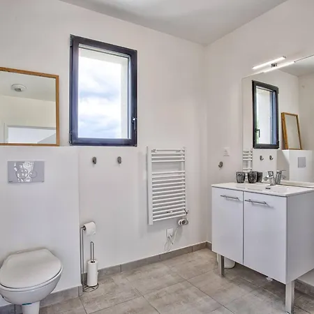 Hébergement de vacances Maison Moderne Et Spacieuse à 50m De La Pour 12 Personnes - Fr-1-788-86